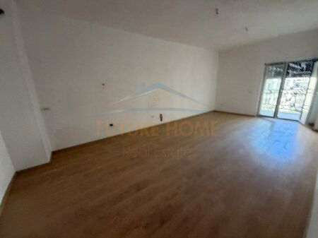 Qira, Apartament 2+1+2, Porta e Re, Sauk.