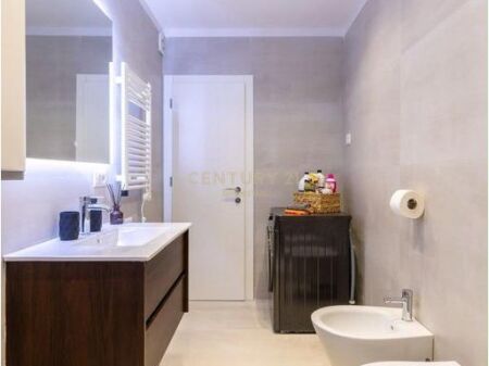 Appartamento 2+1 in Affitto in Via Kavaja, Tirana - 880€ | 80.4 m²