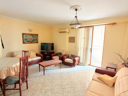 SHITET APARTAMENT 1+1 PRANE  DANUBIT, DURRES