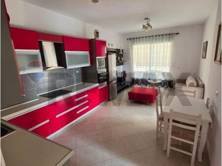 Apartament 3+1 per qira Materniteti i Ri!