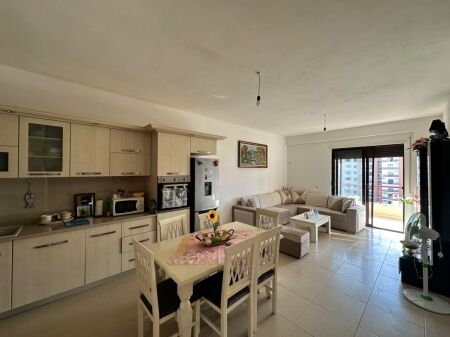 SHITET APARTAMENT 2+1+BALLKON - SHKOLLA "DRITA E DIJES", VLORE