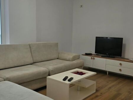 2+1 apartment for rent on Kavajes Street, near Municipal Unit no. 7, 21 December, former Bus Park.