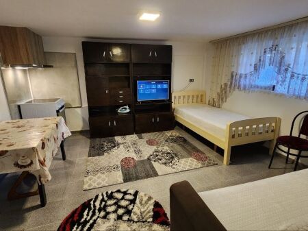 GARSONIERE 26,000 LEKE SAUK I VJETER