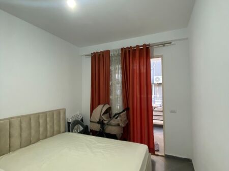 Shitet apartament 2+1 tek Kompleksi Tom Doshi , Shkoze , Fresku .
