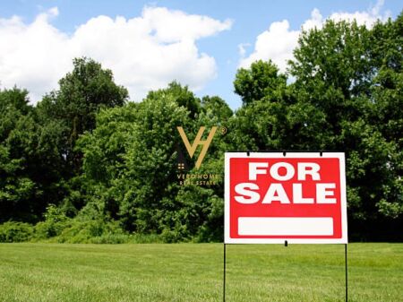 SHITET TOKË ULLISHTE 2.080 M2 TE SHKEMBI KAVAJES 176.000 EURO