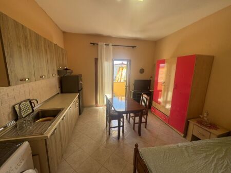 studio apartment for rent 5 minutes from Brryli