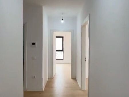 3+1 apartment for sale at Komuna e Parisit