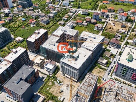 Okazion Kleringu !! Tek "Kompleksi Apollo", Shitet Apartament 2+1+2, Me Planimetri Perfekte !!