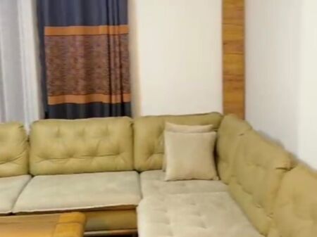 Jepet apartament 2+1+2+Post Parkimi me qira tek Rruga e Elbasanit .
