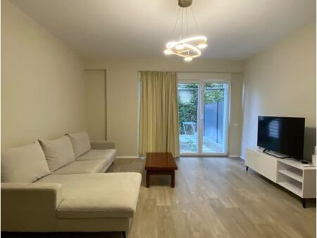 Jepet me Qira Apartament Modern 2+1+2 tek Liqeni Thatë
