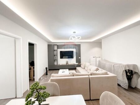 Apartament 2+1 per qira tek Pallatet Arabe, Don Bosko!