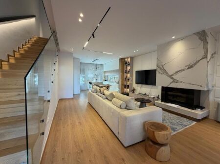 VILLE IN AFFITTO PRESSO LA RESIDENZA COLOMBO, TEG | 3000€