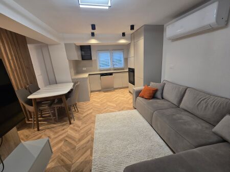 Apartament 2+1 Me Qira Prane Kompleksit Grand
