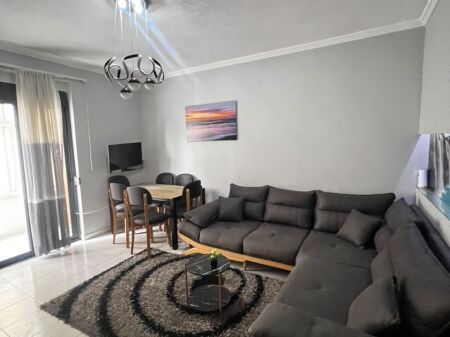 JEPET ME QERA APARTAMENT 1+1 PRANE SPAR, PLAZH, DURRES