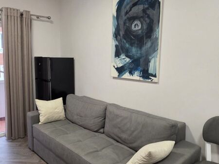 Apartament 2+1 i sapo rinovuar në ish-Bllok, përballë Sky Tower