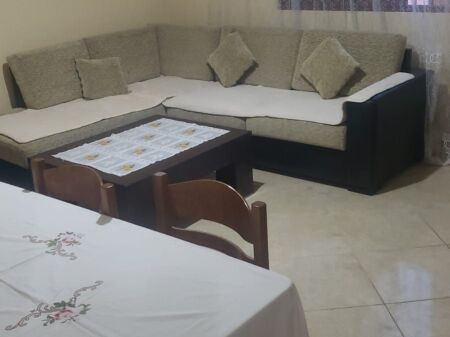 Jepet me qira 1+1 LAPRAKE PAS SPITALIT USHTARAK 400 mije leke