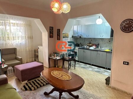 Tek Stadiumi Dinamo, Shitet Apartament 2+1 Per Biznes !!