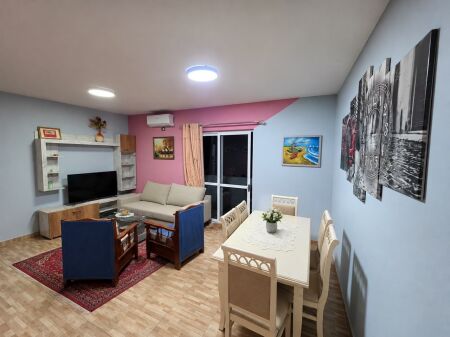 Jepet Me Qera Apartament 2+1+1 Ballkon