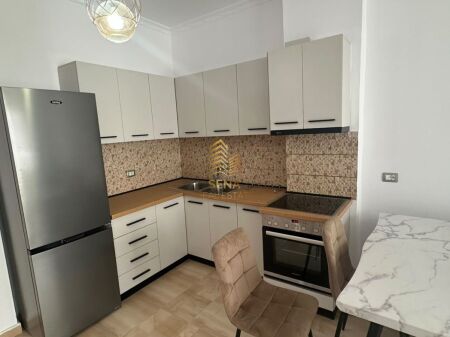Rent, Apartment 3+1+2+Veranda, Brryli, 70,000 Leke/Month