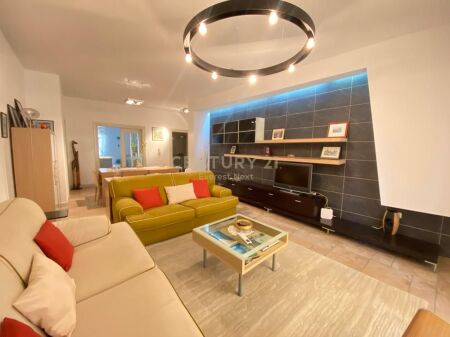 Apartament 2+1+2 per shitje te Kompleksi Dinamo