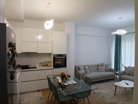 Jepet me Qira apartament 2+1 tek Siri Kodra