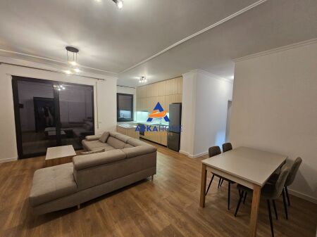 JEPET APARTMENT ME QERA 2+1+BALLKON " RRUGA 5 MAJ " 65.000 LEKE
