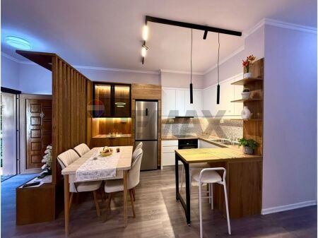 Appartamento - In Affitto - Vista Lago, Tirana