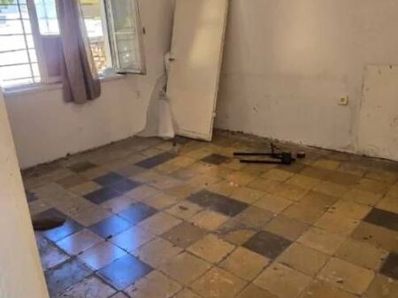 Apartament Per Shitje 2+1 Tek Stacioni Trenit (ID B121223) Tirane