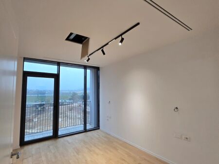 Shitet Apartament 2+1+2+ post parkimi Lake view