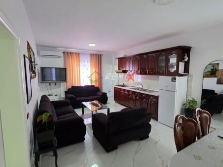 AFFITTASI – 3+1 SULLA SPIAGGIA DI DURRËS 