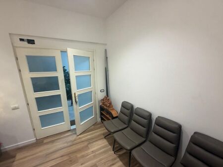 Qera | Zyrë | 21 Dhjetori | 800 €/muaj