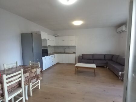 2+1, te nela 6 yzberisht, 550 mila leke