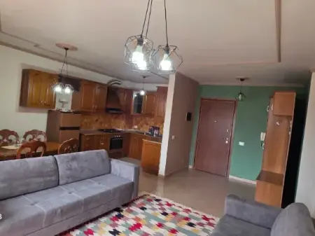 Affitto | Apartament 2 + 1+ Ballkon | Rruga e Dibrës | 550 €/mese