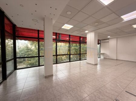 Qera, Ambjent Biznesi, Pallati Sportit, Durres
