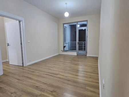 SHITET APARTAMENT 1+1 RRUGA E KAVAJES 170.000 EURO FH-97127