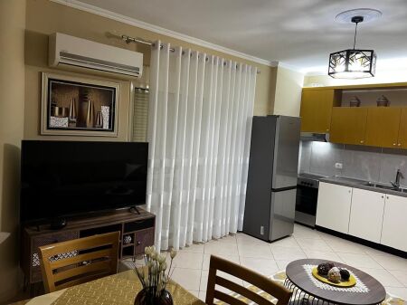 🏡 APARTAMENT 1+1 ME QIRA AFATGJATË – VLORË