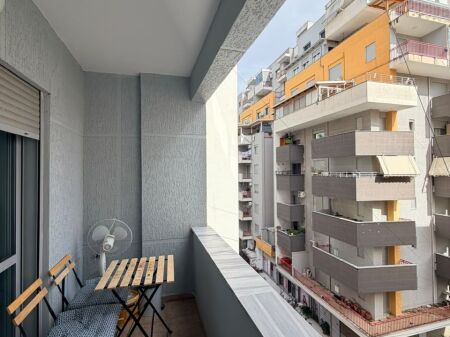Appartamento 1+1 in affitto, “Kompleksi Eka” Spiaggia Ferrovia, Durres, 350€