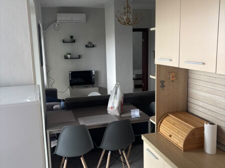 Affittasi Appartamento 1+1+1 con Balcone