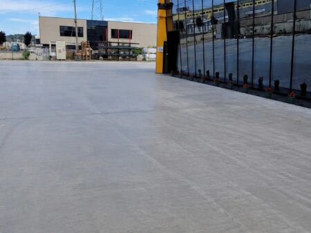 Jepet magazine me qera pranë Tirana Industrial Park & Mercedes-Benz