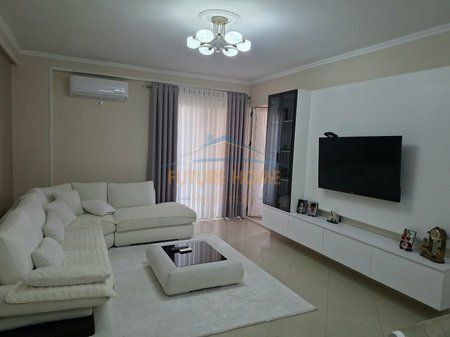 Shitet, Apartament 2+1, Yzberisht, Tiranë