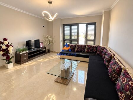 SHITET APARTAMENT 3+1+2 BALLKONE "KRISTAL CENTER, TE RRETHRROTULLIMI I SELITES" 270.000 EURO