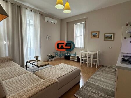 Tek Kopshti Botanik, Shitet Super Apartament 1+1 Totalisht I Investuar !!