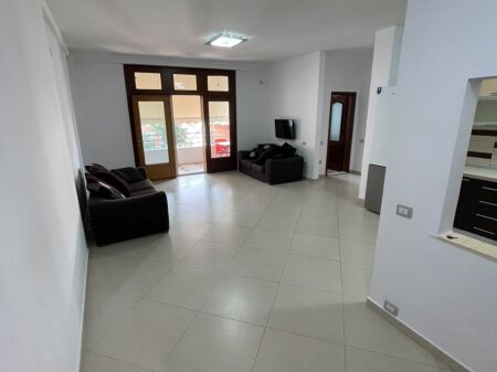 Apartament - Për Qira - Kodra e Diellit, Tiranë