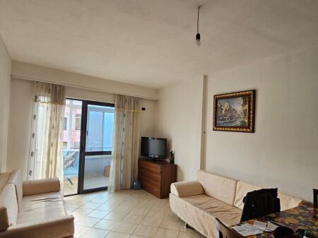 1+1, approssimativamente a nela 6, 450 leke