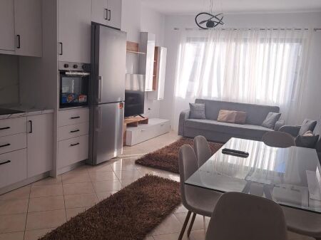 Appartamento 2+1+2 in affitto al Kompleksi Molla ad Astir