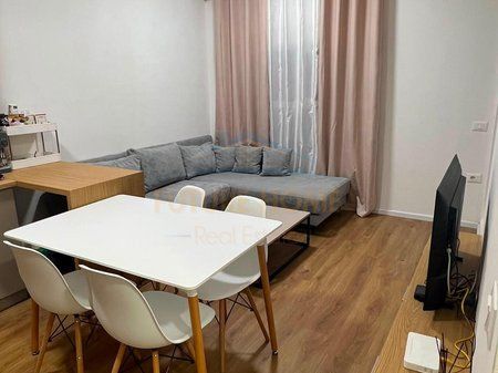 Shitet, Apartament 1+1, Ali Demi, Tiranë