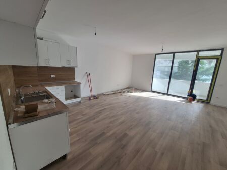 Apartament 2+1 Bosh Ne Astir !