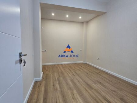 IN VENDITA APPARTAMENTO 1+1+ BALCONE "DI FRONTE A DELIJORGJI, VIA KAVAJES" 163.000 EURO
