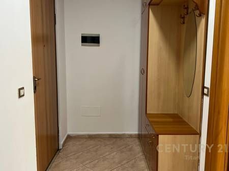 Apartament 3+1+2 tualete me qira te Zogu i Zi.