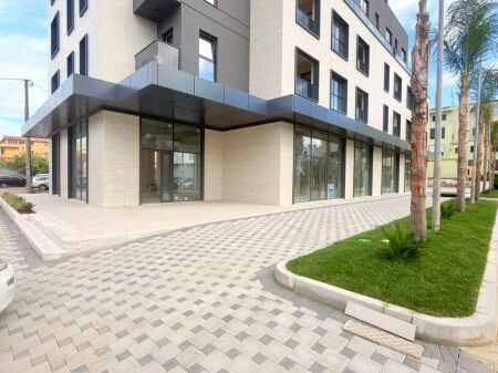 JEPET ME QERA AMBIENT BIZNESI PRANE SPITALIT RAJONAL,DURRES